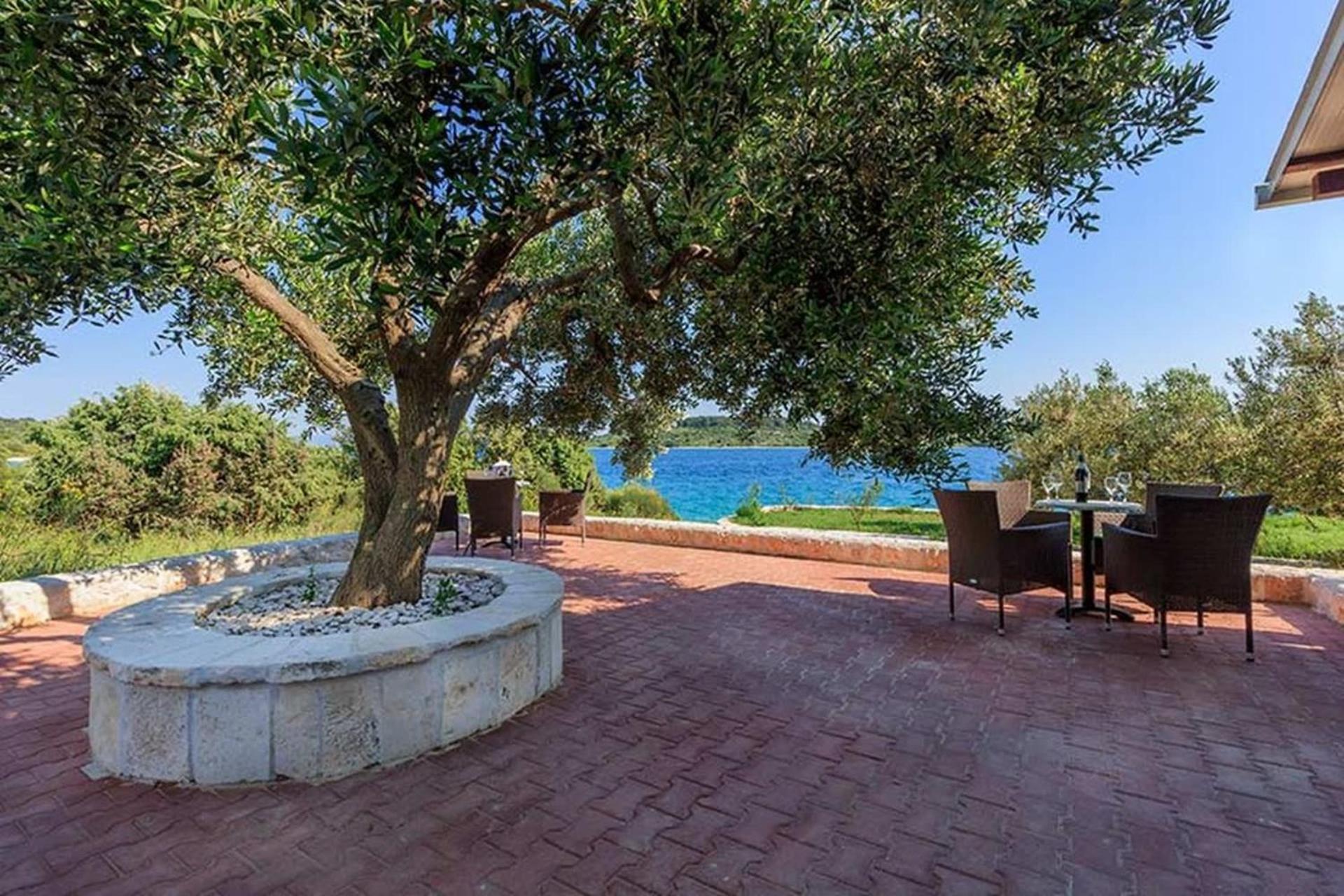 Traditional Dalmatian Stone House By The Sea Okrug Gornji Esterno foto